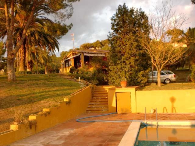 Puig Gros Otel Montrás Dış mekan fotoğraf